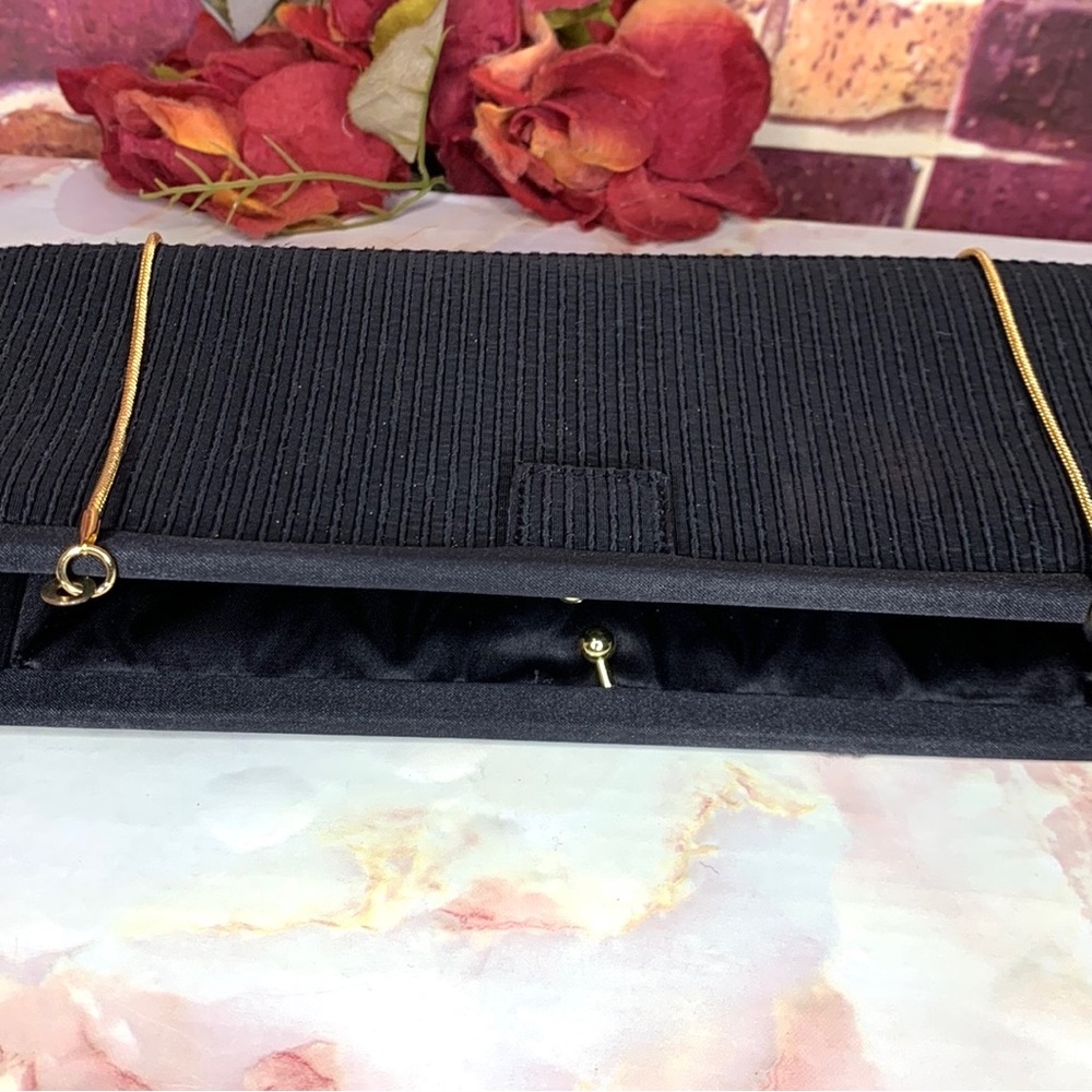 Black Ribbed Chain Shoulder Bag - Picture 9 of 15